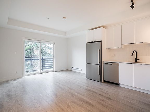 4th image of 10616 132nd St #214