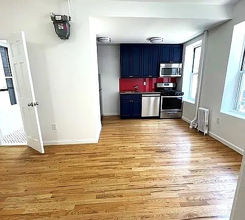 3rd image of 172 Spring St APT 2