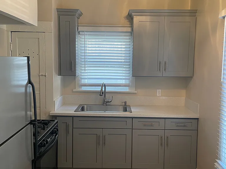 3401 N Mission Rd — Photo 12