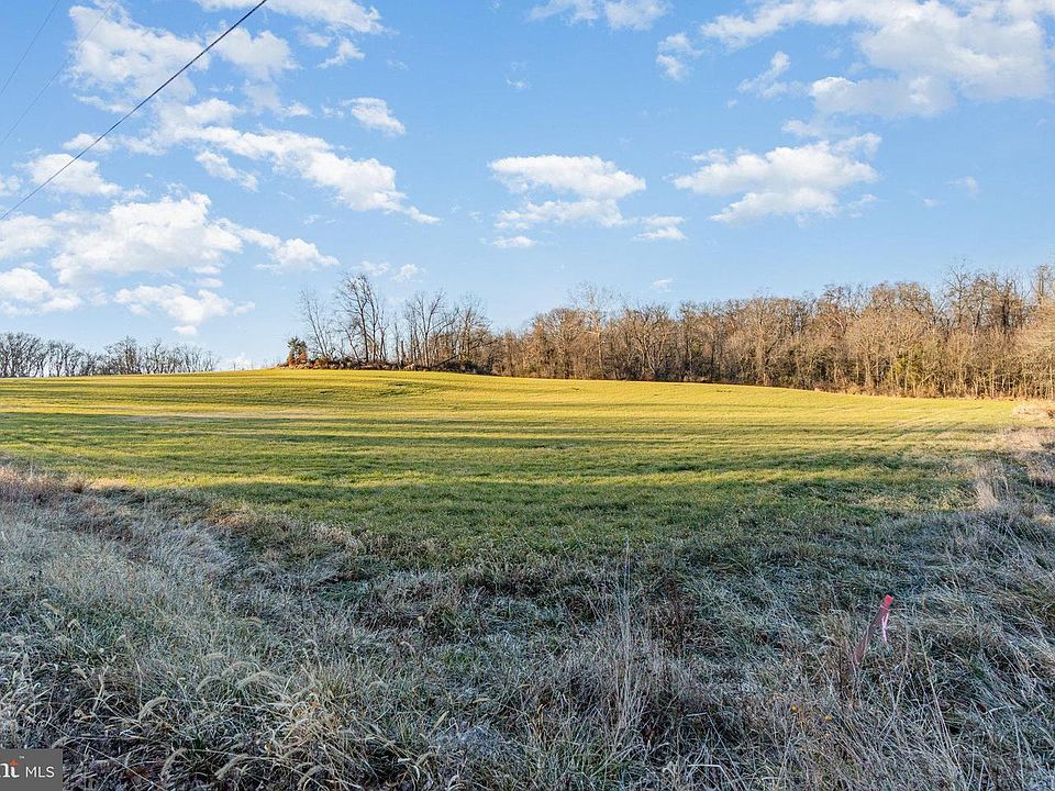 1st image of 3 Schoolhouse Rd