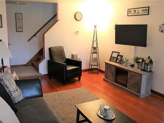 4th image of 15 Glenoak St