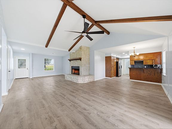 4th image of 815 Klare Ave
