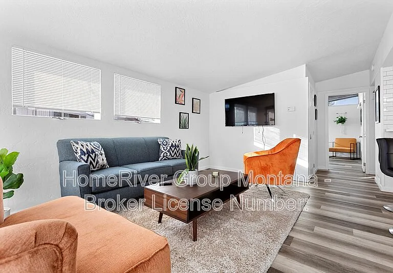 1824 Howell St — Photo 6