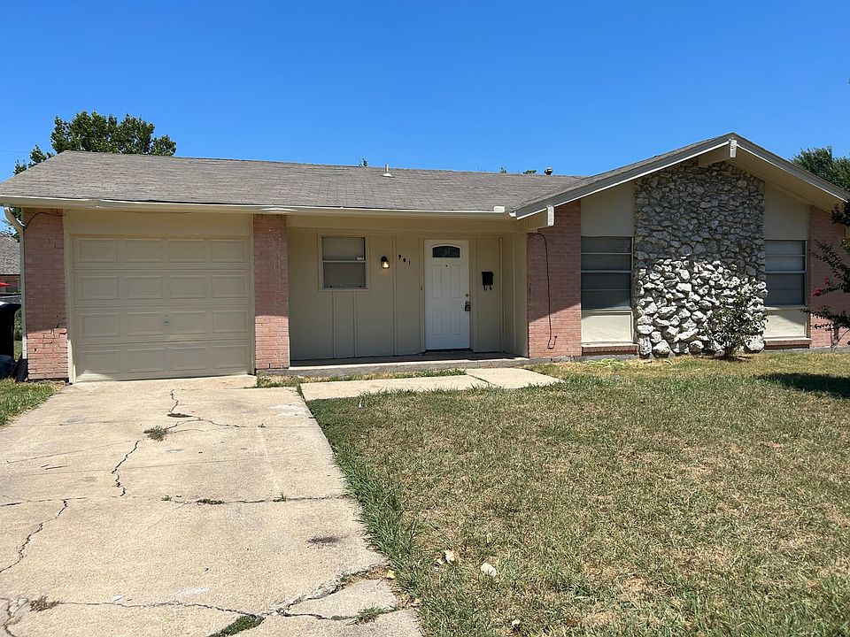1st image of 901 Shorecrest Dr