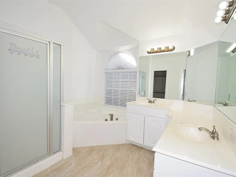 5726 Indigo Trails Dr — Photo 26