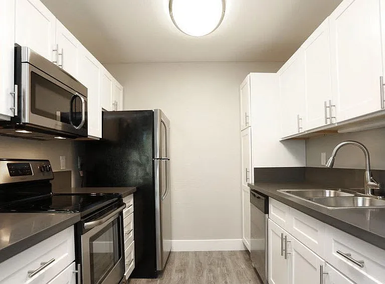 Stoneridge Luxury Apartments — Photo 17