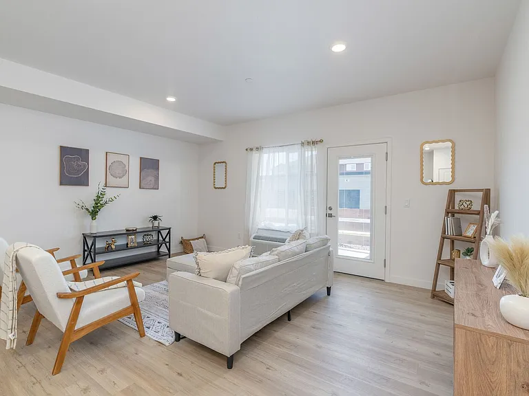 Woodburn Villas — Photo 48