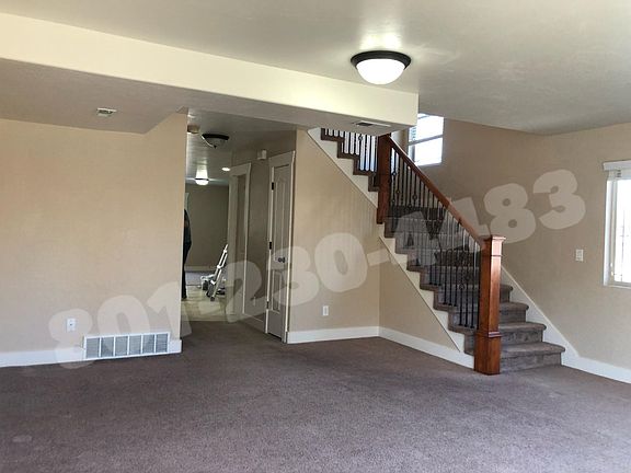 2nd image of 114 S Tamarak Cir