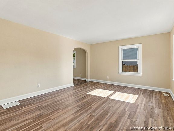 4th image of 221 Conner Street