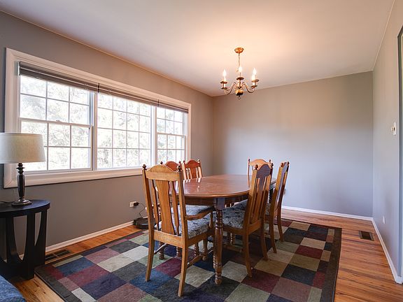5th image of 21W137 Everest Rd