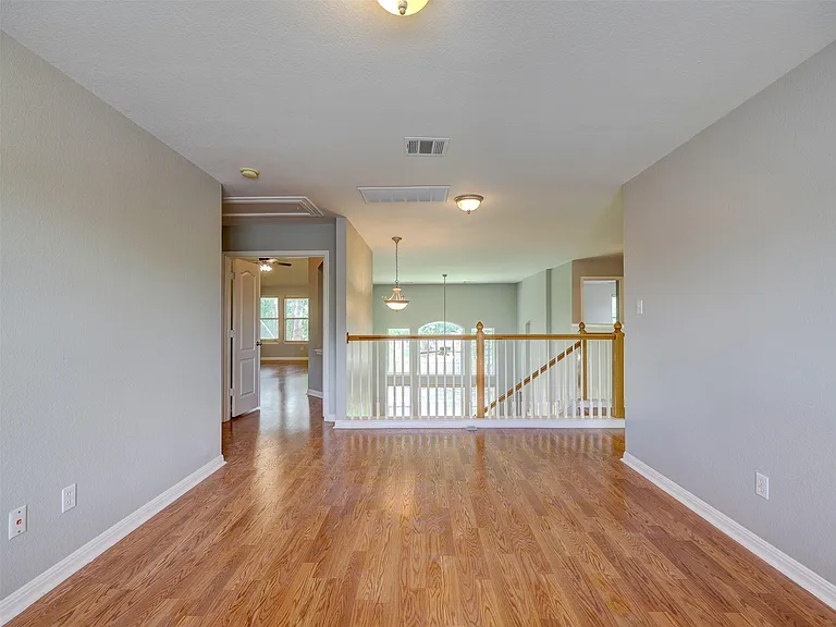 1554 Homewood Cir — Photo 22
