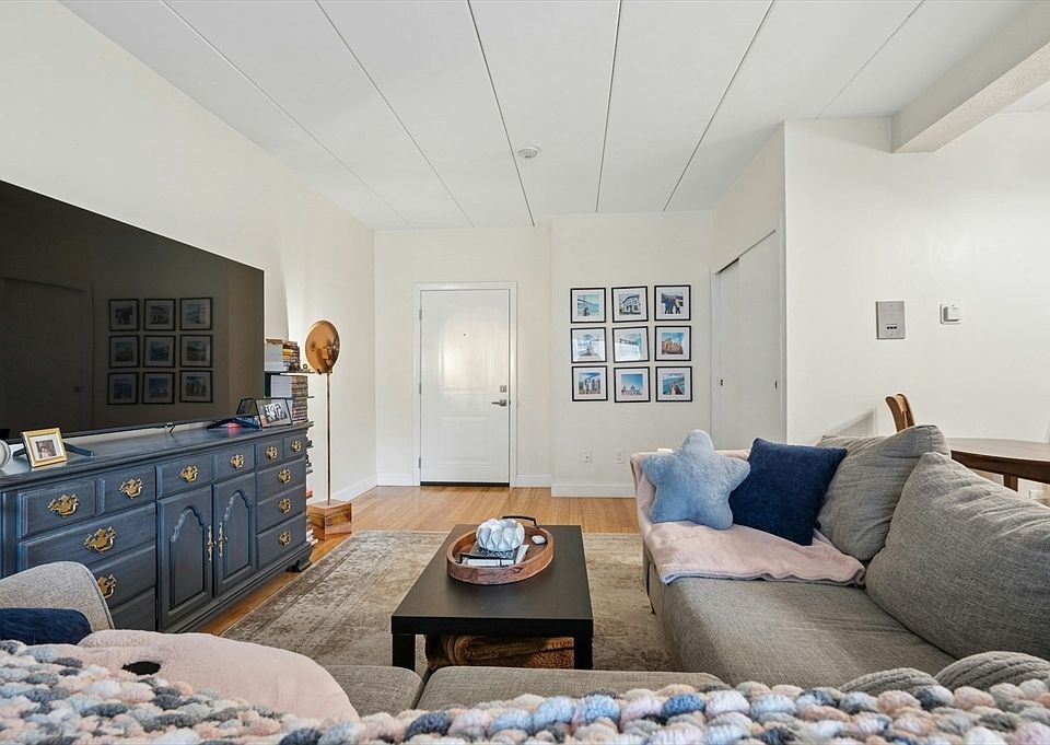 1st image of 995 Massachusetts Ave APT 102