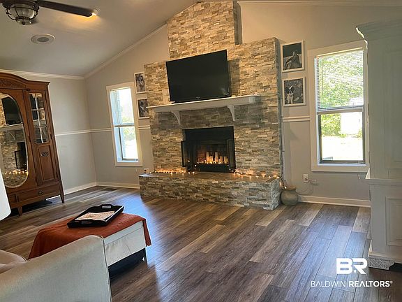 3rd image of 2186 Spanish Oak Dr