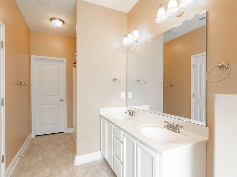 409 Trillium Creek Ct — Photo 9