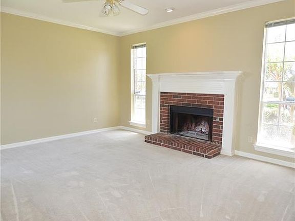 3rd image of 2551 Buttercup Dr