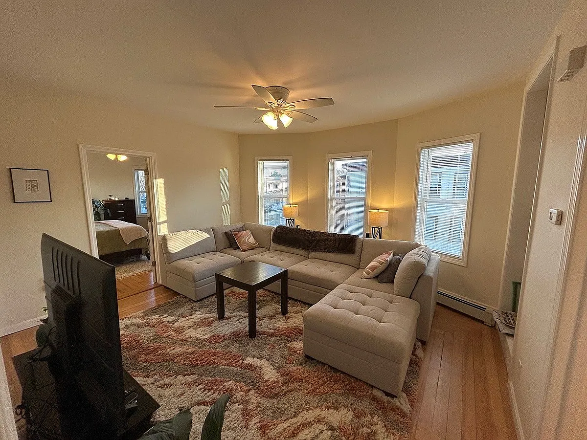 Building Photo - 55 Easton St #2