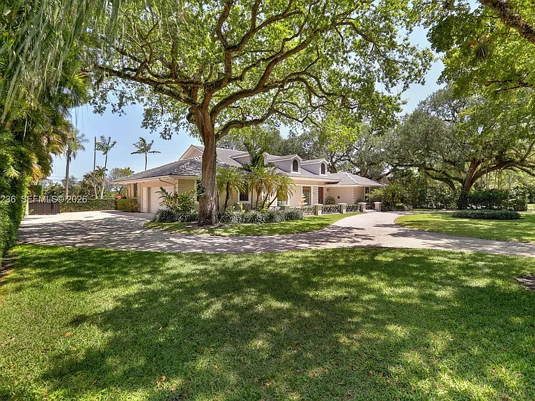 3425 Alhambra Cir — Photo 2
