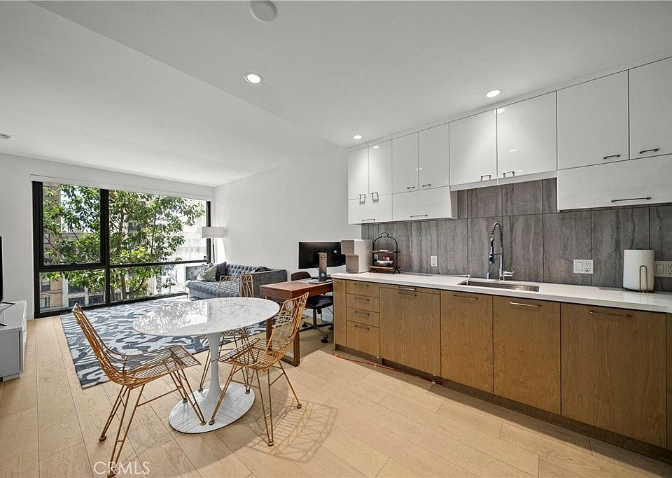 1st image of 400 S Broadway APT 828