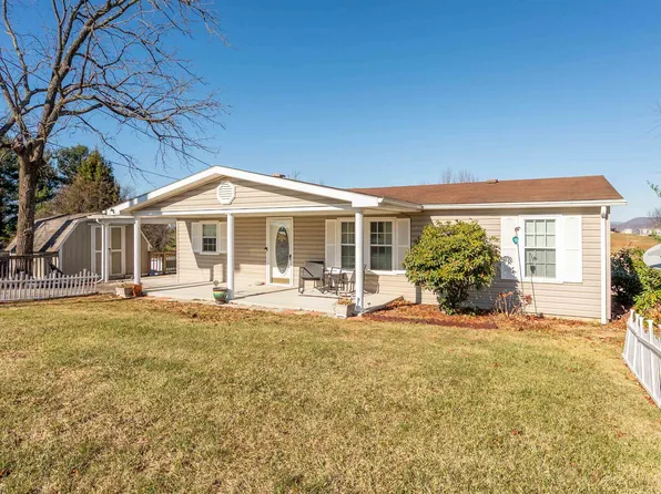 150 White Pine Dr, Christiansburg, VA 24073