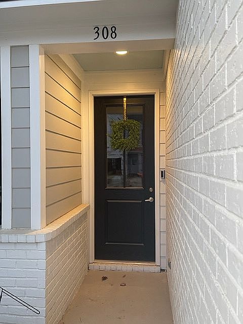 1st image of 308 Marigold Ln