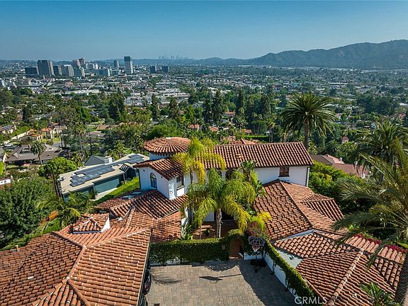 2nd image of 330 Kempton Rd