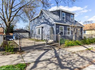 8237 Packard Ave, Warren, MI 48089