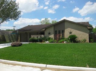 4905 Meadow Lark St, Dickinson, TX 77539