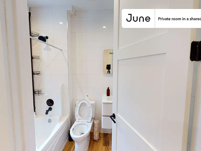 679 Halsey St #B — Photo 15