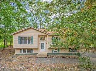314 Overlook Dr, East Stroudsburg, PA 18301