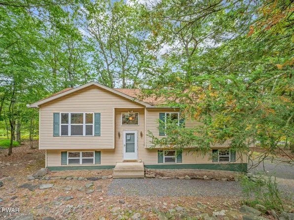 314 Overlook Dr, East Stroudsburg, PA 18301