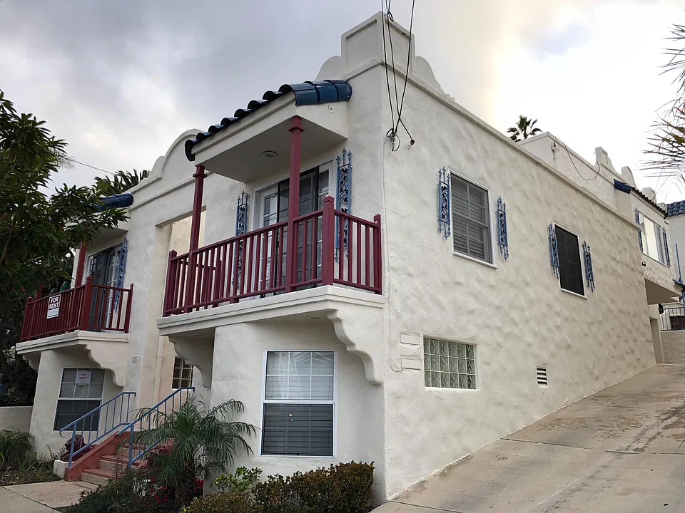 215 Loma Vista St