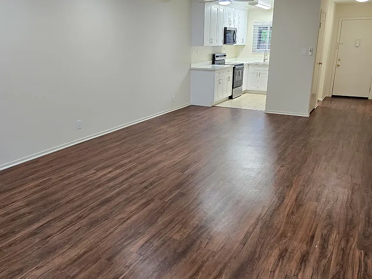 1034 Colorado Ave — Photo 3