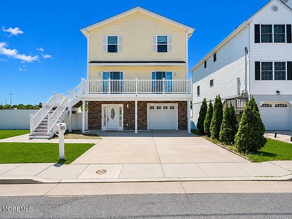 3rd image of 916 2nd Street