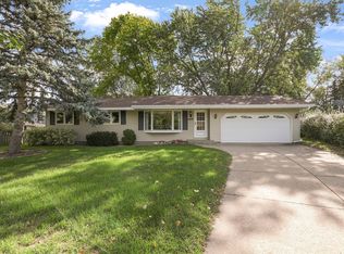 1378 Cedarwood Cir, Woodbury, MN 55125