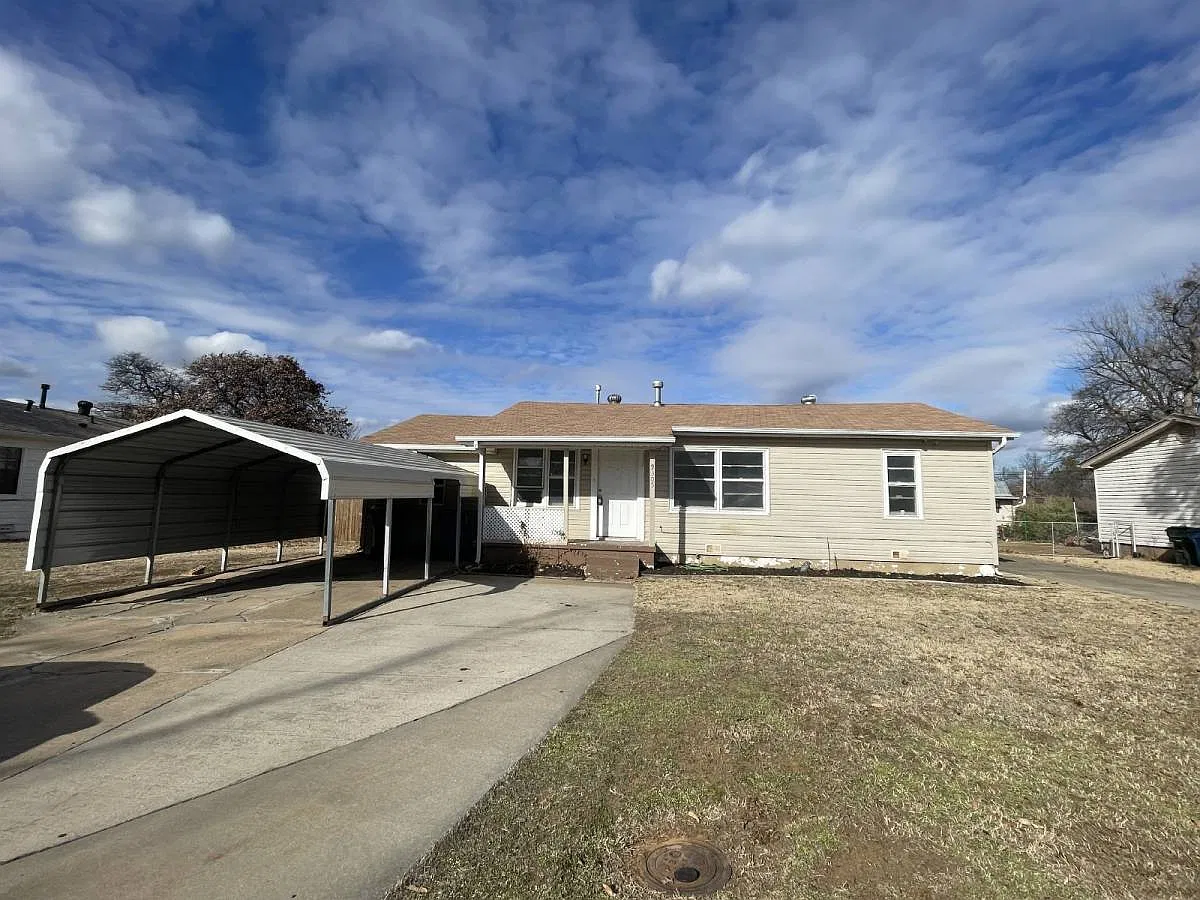 9305 NE 13th St in Oklahoma City, OK 73130 — Photo 2