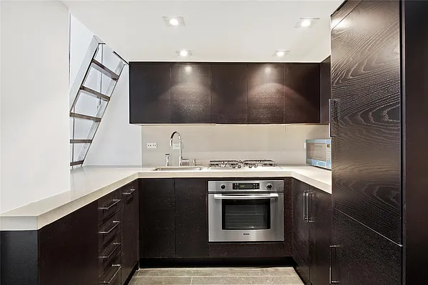 Rented by Douglas Elliman | media 19