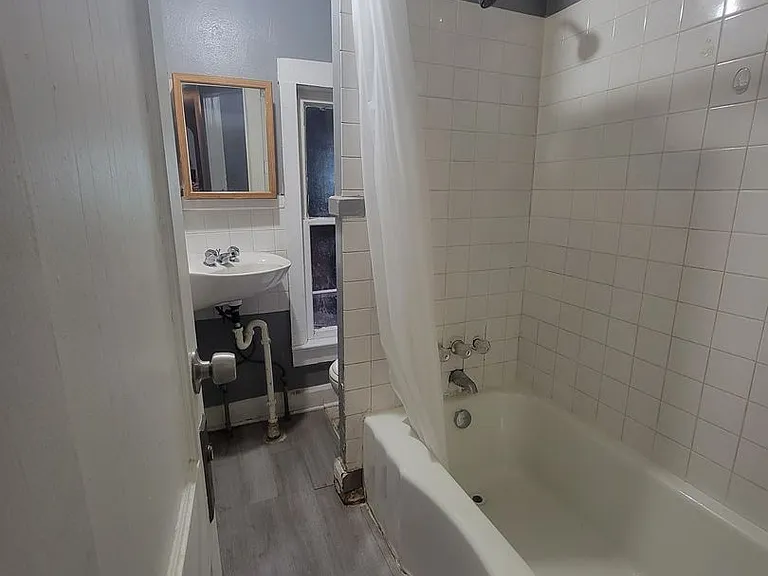 55 Cotter Ave — Photo 5