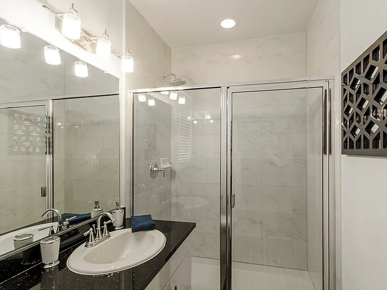 Floor Plan 7 Large Bathroom | Apartments For Rent Conroe TX | The Towers Woodland Floor Plan 7 Large Bathroom | Apartments For Rent Conroe TX | The Towers Woodland