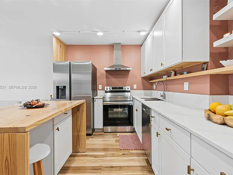 2130 Cambridge Cir #2130-F — Photo 2