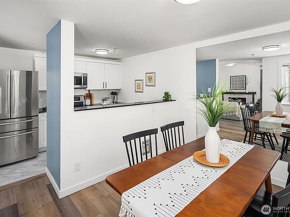 4th image of 949 Aberdeen Avenue NE #C309
