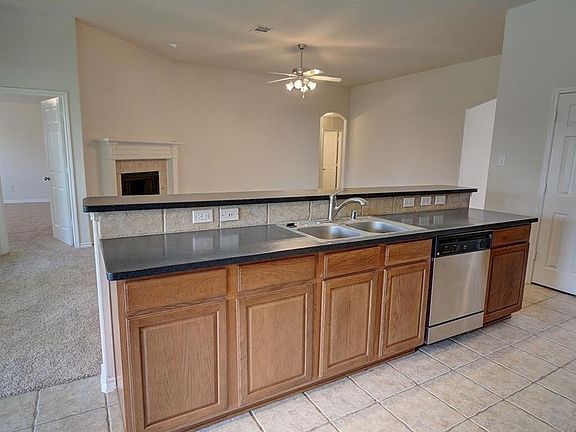 3rd image of 8005 Riverwalk Trl