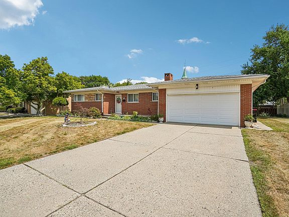 3rd image of 22808 Greenview Rd