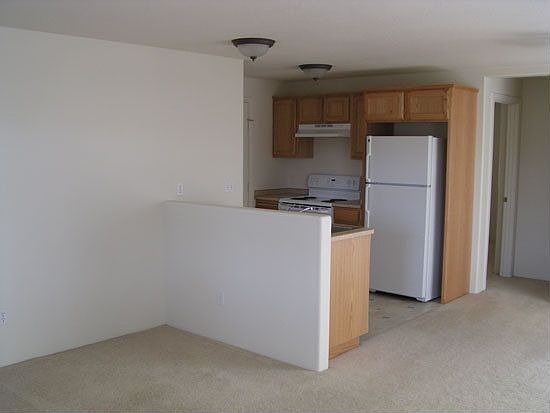 2nd image of 200 E Park Pl