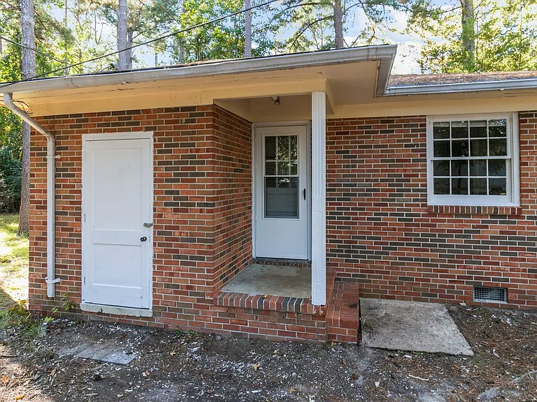 7505 Crown Ave — Photo 5