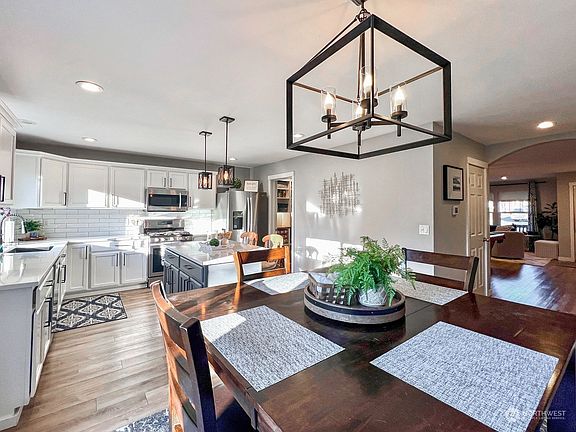 3rd image of 7303 Cranberry Court SE