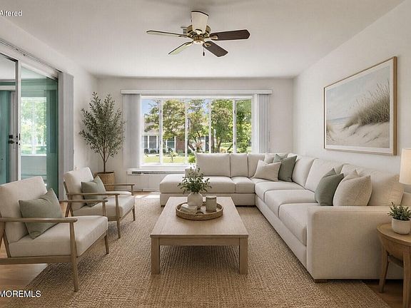 4th image of 995 Argyll Circle #B