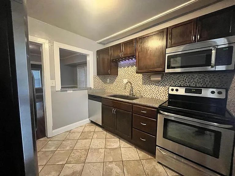 7425 Pennsylvania Ave — Photo 13