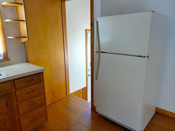 4th image of 263 E Robinson Ave