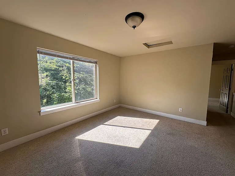 901 Gladstone St — Photo 20