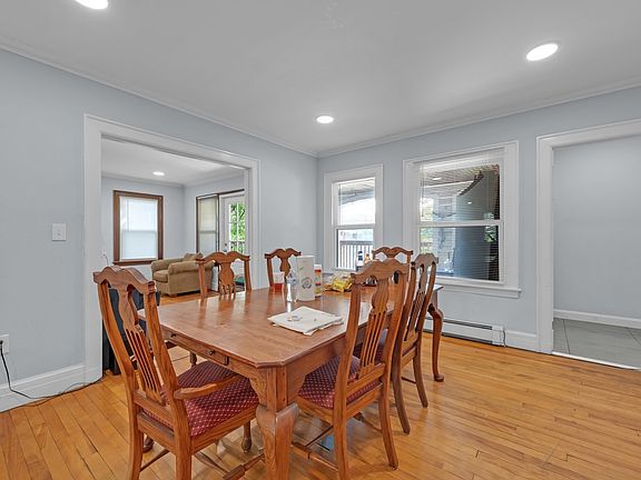5th image of 18 Mount Vernon St